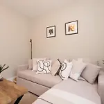 Boutique Style With Free Parking *
