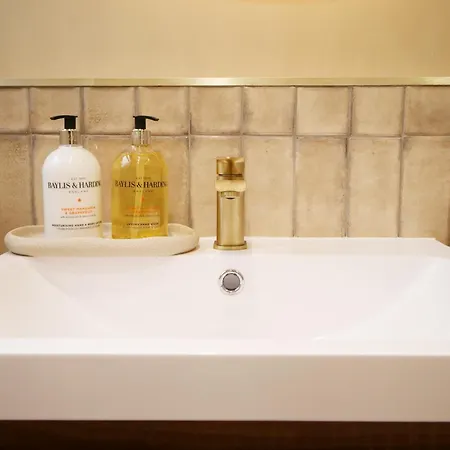 Boutique Style With Free Parking Apartmán *