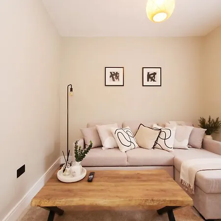 Boutique Style With Free Parking Apartmán