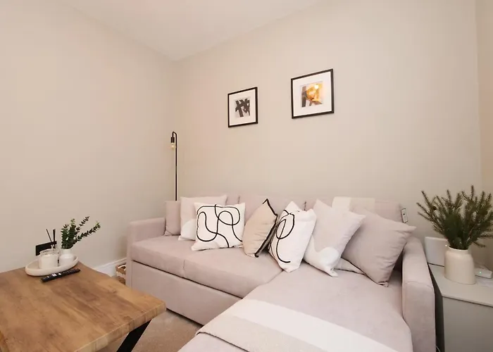 Boutique Style With Free Parking *